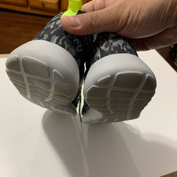 Nike rubber shoes - Picture 3 of 4